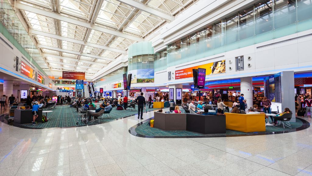 biggest airports uae dubai